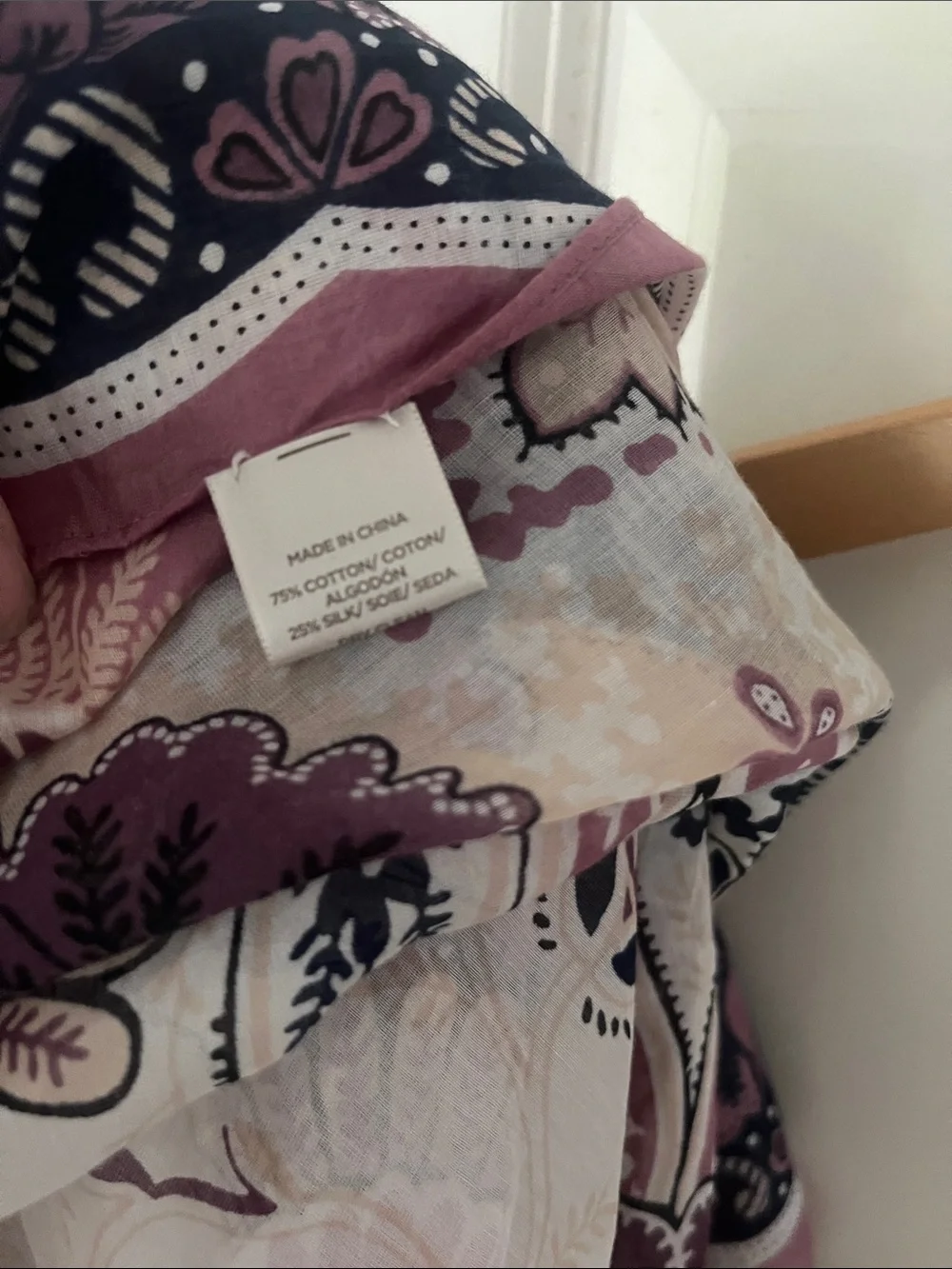 Floral Paisley Silk, cotton blend Scarf Dusty Rose & Navy with tassels 41”x41” - Picture 4 of 6